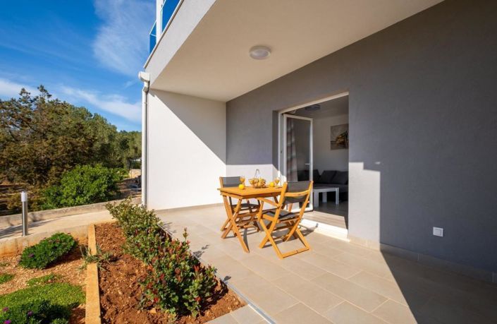 Image No.23-11 Bed Property for sale