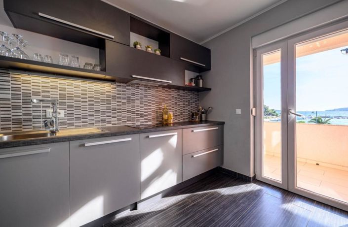 Image No.15-4 Bed Property for sale