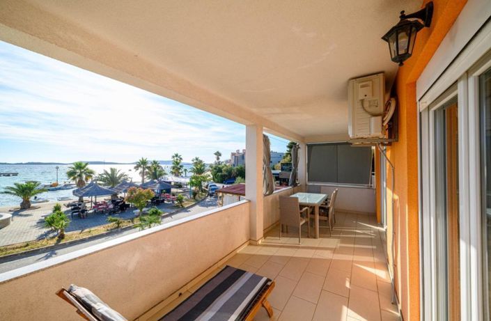 Image No.4-4 Bed Property for sale