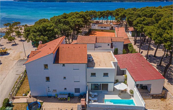 Image No.3-11 Bed Property for sale