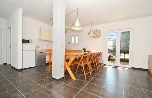 Image No.12-6 Bed Property for sale