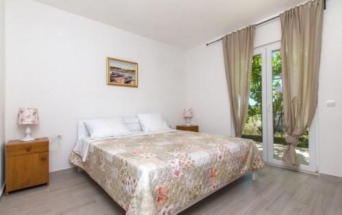 Image No.13-6 Bed Property for sale