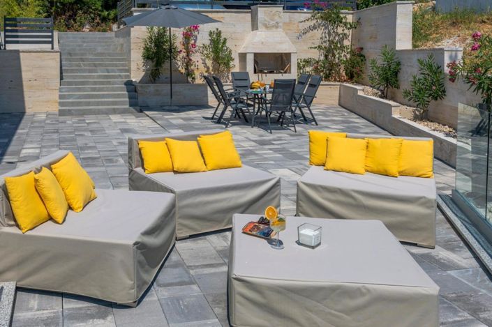 Image No.10-5 Bed Property for sale