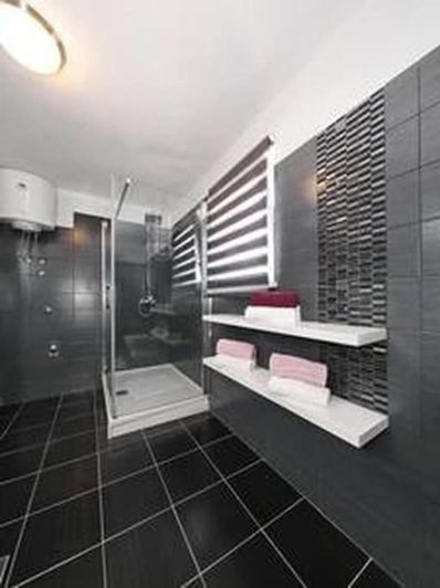 Image No.16-7 Bed Property for sale