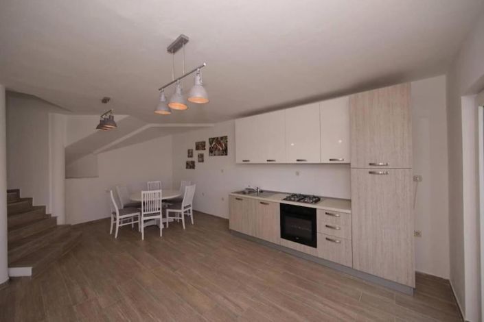 Image No.21-7 Bed Property for sale