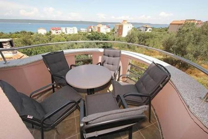 Image No.7-7 Bed Property for sale