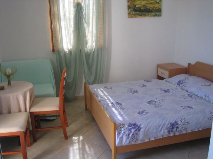 Image No.15-4 Bed Property for sale