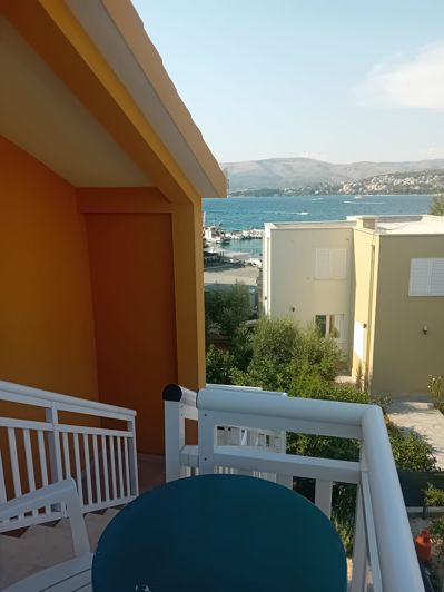 Image No.13-8 Bed Property for sale