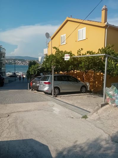 Image No.15-8 Bed Property for sale