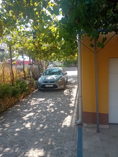 Image No.16-8 Bed Property for sale