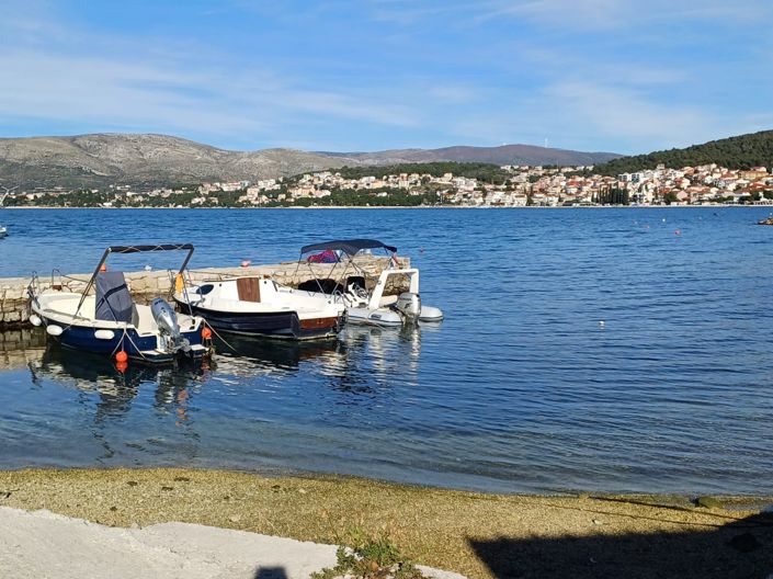 Image No.2-8 Bed Property for sale