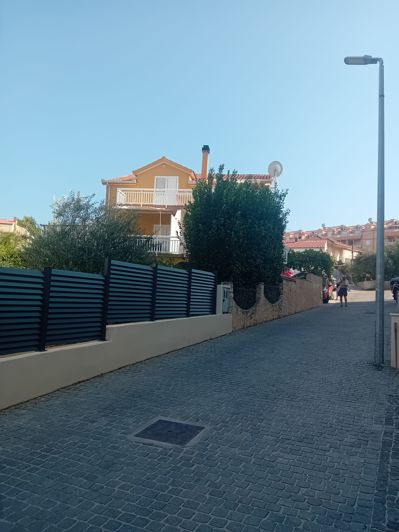 Image No.24-8 Bed Property for sale