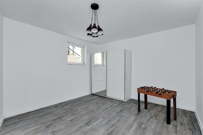 Image No.22-2 Bed Property for sale