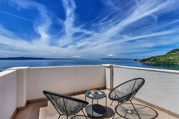 Image No.9-2 Bed Property for sale