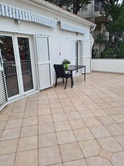 Image No.8-4 Bed Property for sale