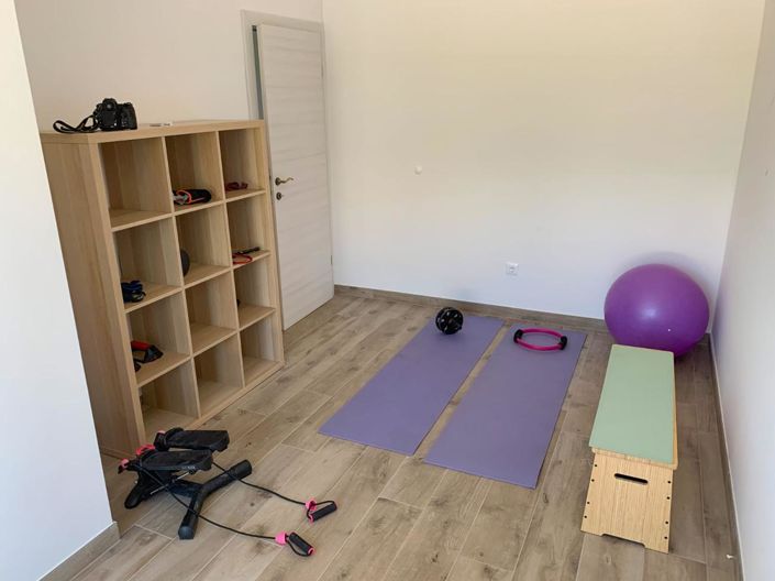 Image No.16-4 Bed Property for sale