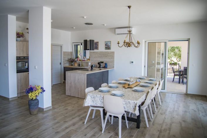 Image No.22-4 Bed Property for sale