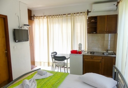 Image No.19-8 Bed Property for sale