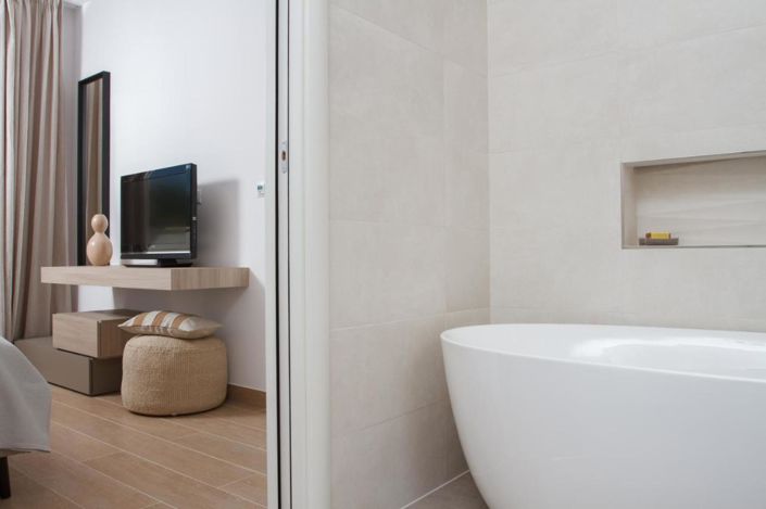 Image No.18-3 Bed Property for sale