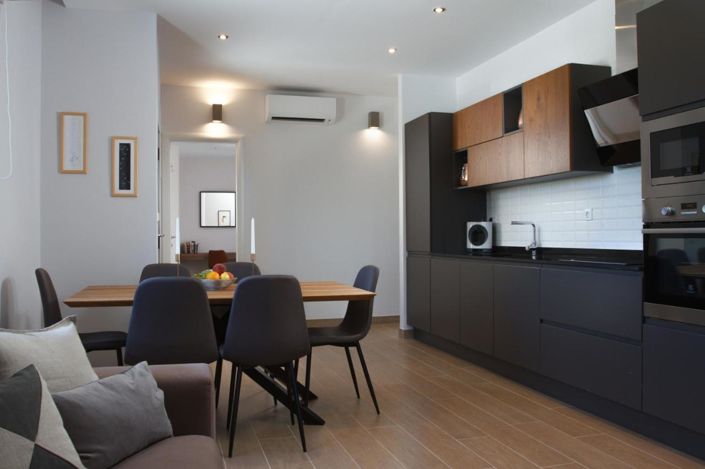 Image No.8-3 Bed Property for sale