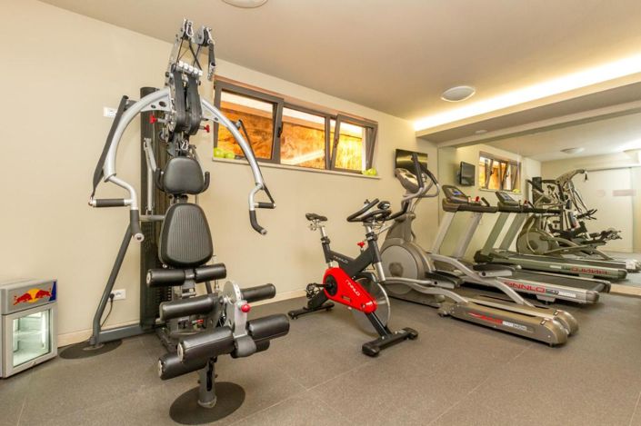 Image No.17-5 Bed Property for sale