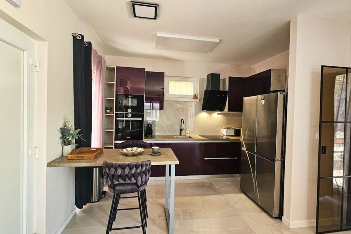 Image No.12-4 Bed Property for sale