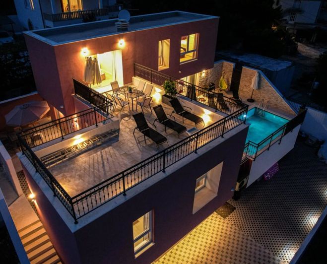 Image No.15-4 Bed Property for sale