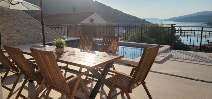 Image No.17-4 Bed Property for sale