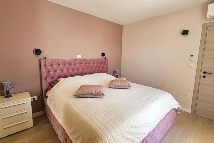 Image No.24-4 Bed Property for sale