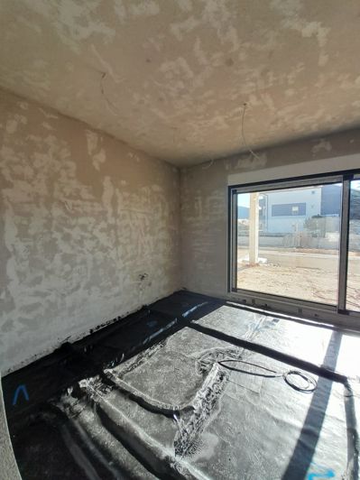 Image No.20-4 Bed Property for sale