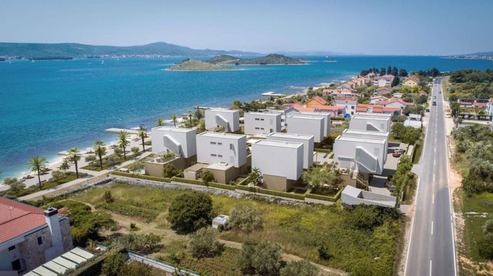 Image No.4-4 Bed Property for sale