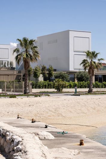 Image No.25-4 Bed Property for sale