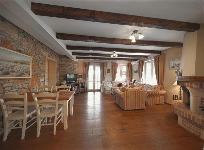 Image No.11-14 Bed Property for sale