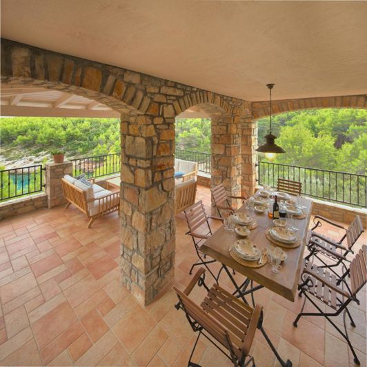 Image No.18-14 Bed Property for sale