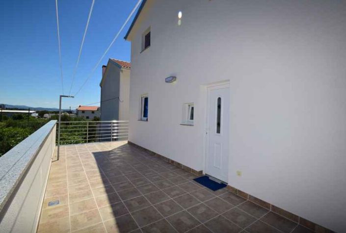 Image No.12-7 Bed Property for sale