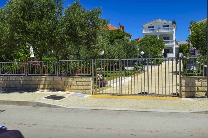 Image No.4-7 Bed Property for sale