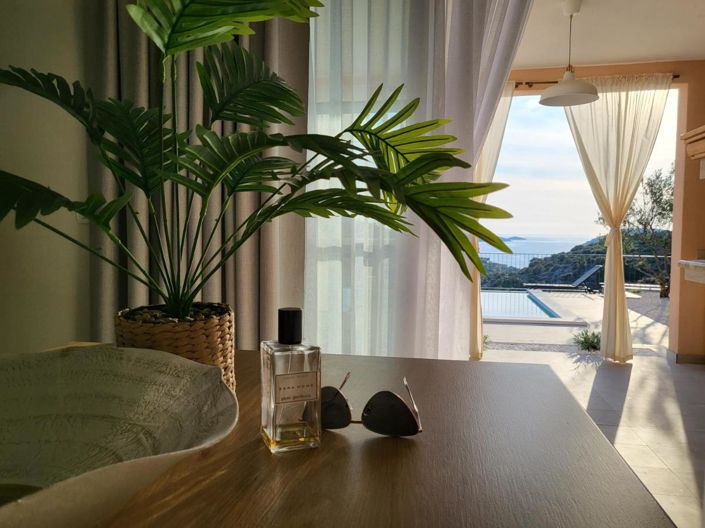 Image No.18-4 Bed Property for sale