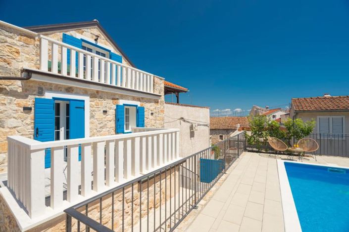 Image No.1-3 Bed Property for sale