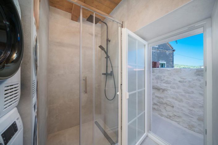 Image No.21-3 Bed Property for sale