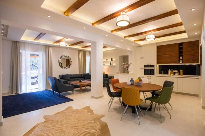 Image No.25-12 Bed Property for sale