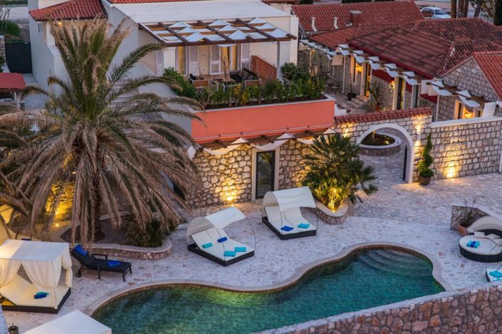 Image No.3-12 Bed Property for sale