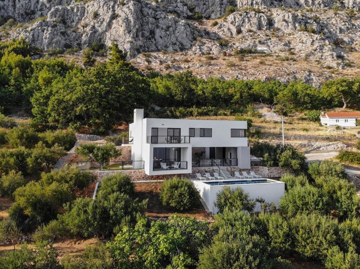 Image No.10-4 Bed Property for sale