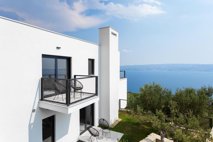 Image No.8-4 Bed Property for sale