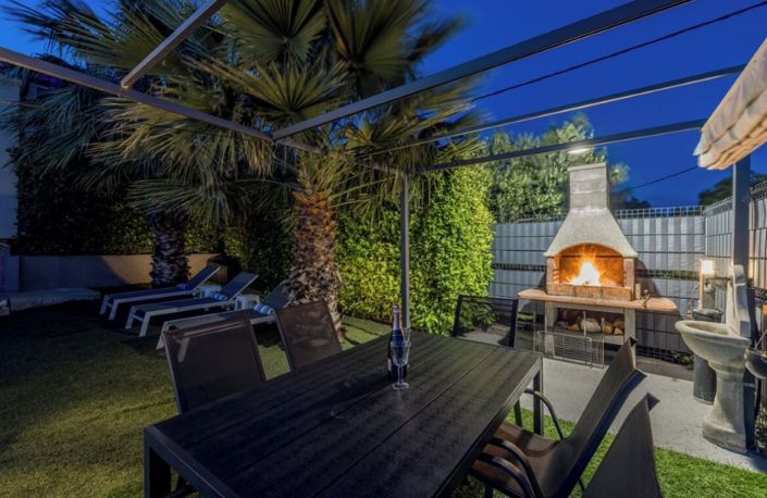 Image No.12-4 Bed Property for sale