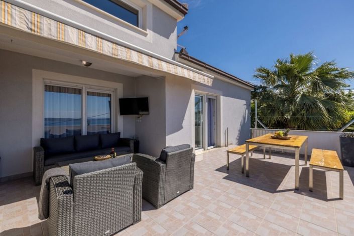 Image No.18-4 Bed Property for sale