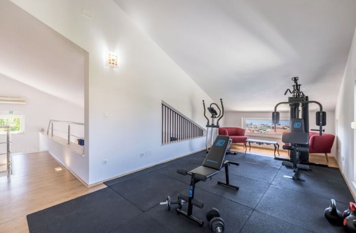 Image No.25-4 Bed Property for sale