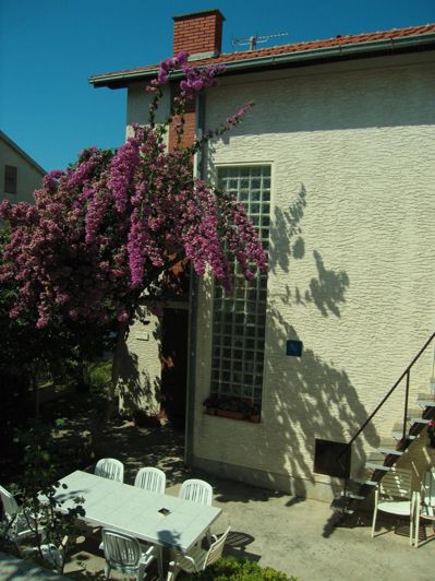 Image No.10-9 Bed Property for sale