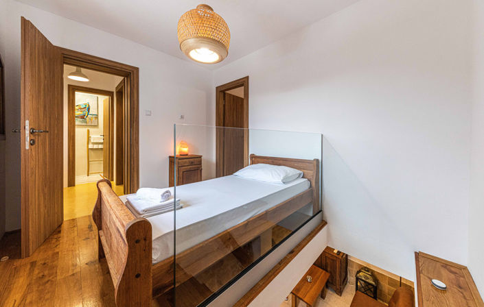 Image No.19-3 Bed Property for sale