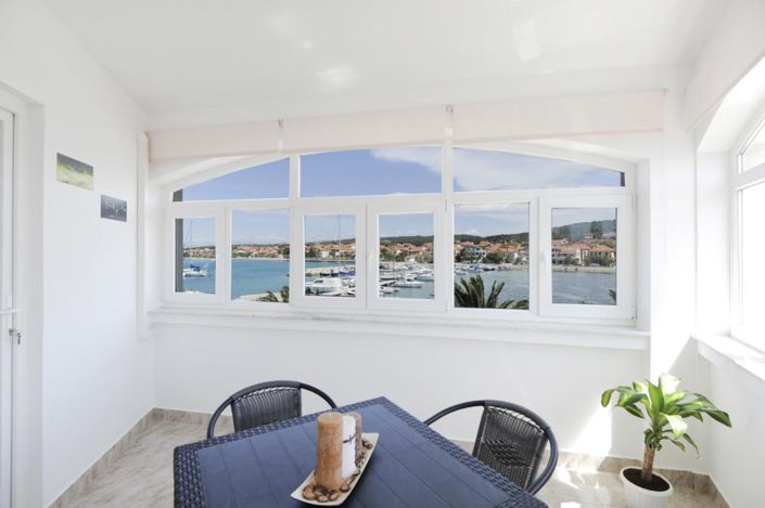 Image No.17-6 Bed Property for sale