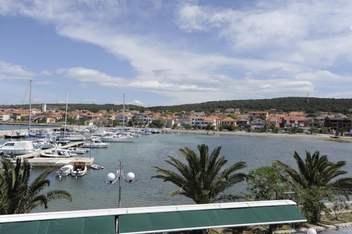 Image No.5-6 Bed Property for sale